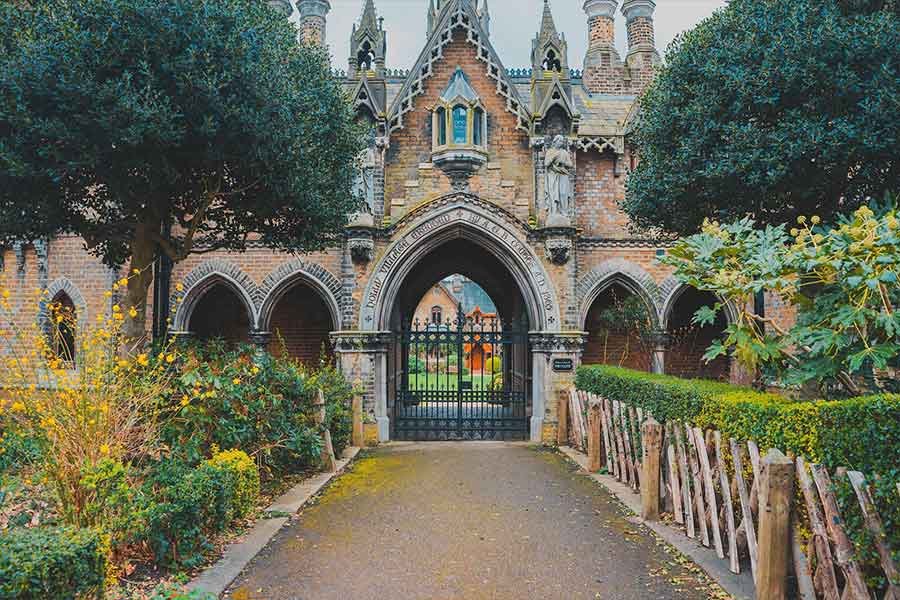 London-to-Highgate-Cemetery